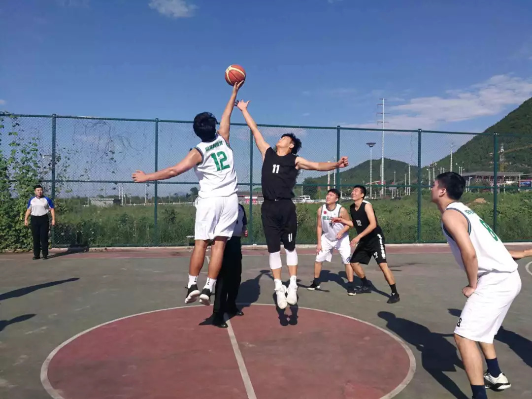 原创UFC，312巅峰对决！张伟丽迎战苏亚雷斯，金腰带保卫战一触即发